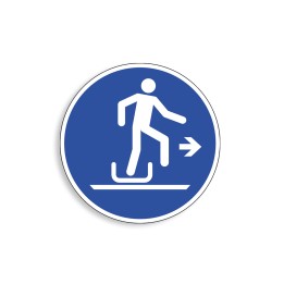 M051 - Signal général, Étiquettes et panneaux d'Obligation
