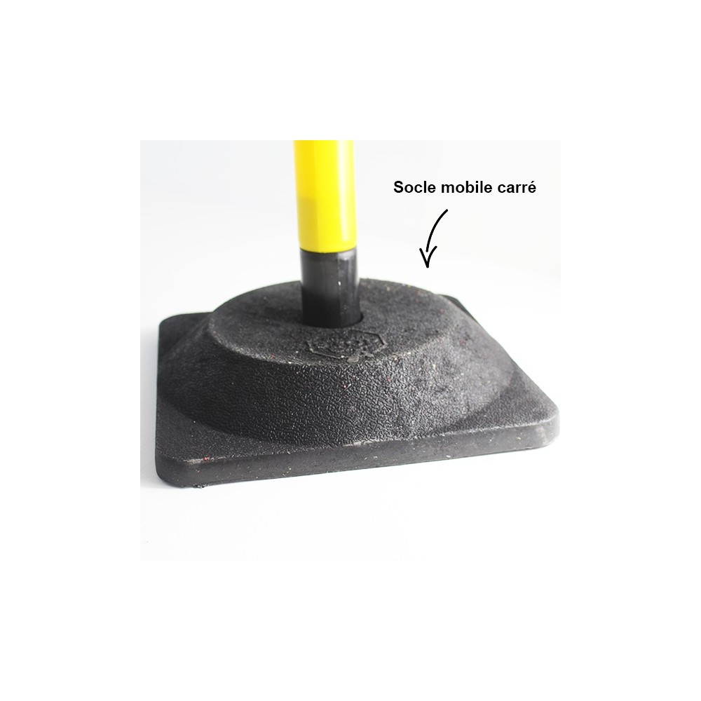Photo du socle carré pour poteau appartenant au kit DAN433.